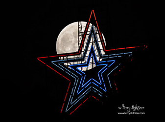 Peek-A-Boo June Moon Roanoke Star By Terry Aldhizer